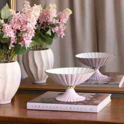 ENCANTO Vienna Small Pedestal (Camellia and White)