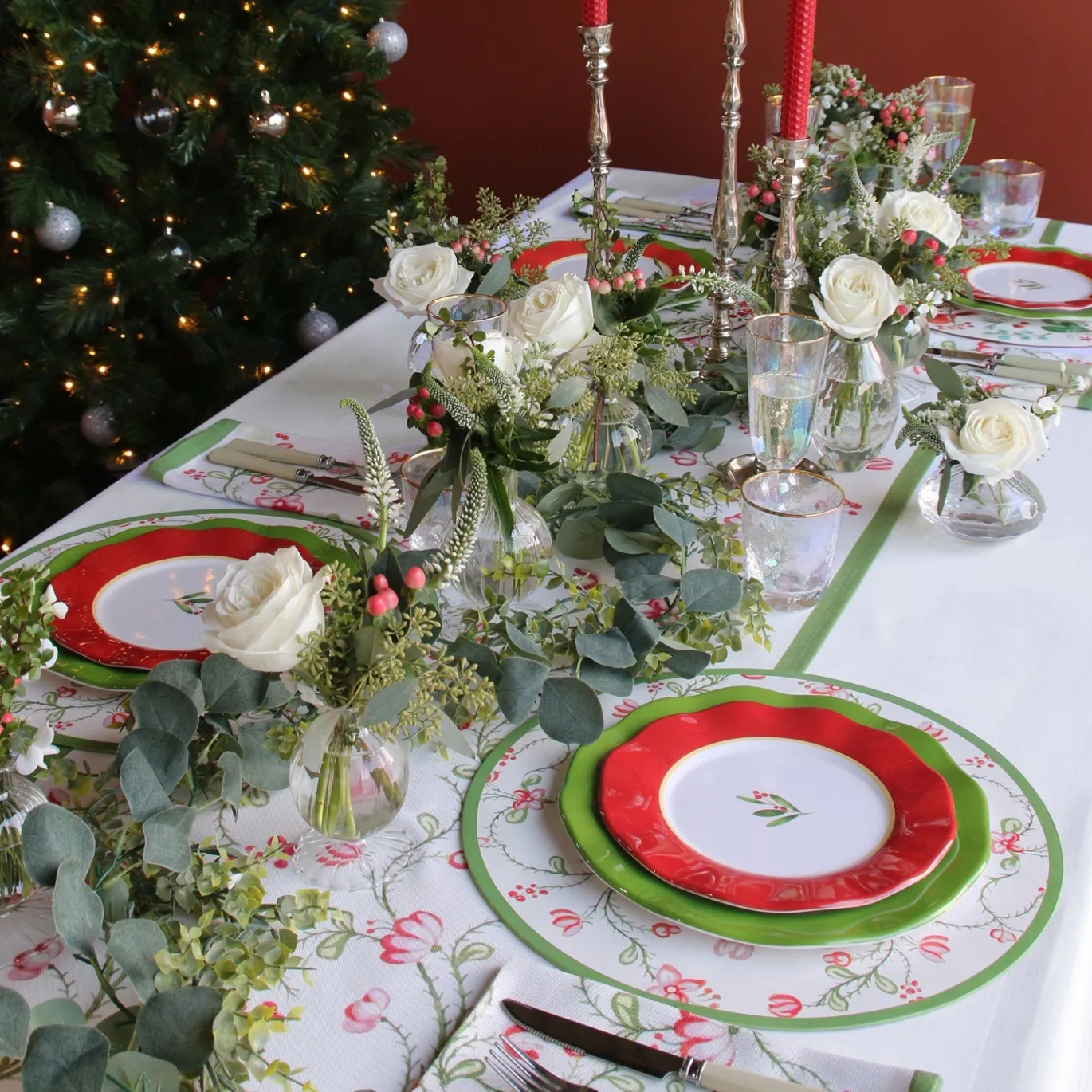 LINEN Norelle Runner 108 x 18 (Green and Red Floral)