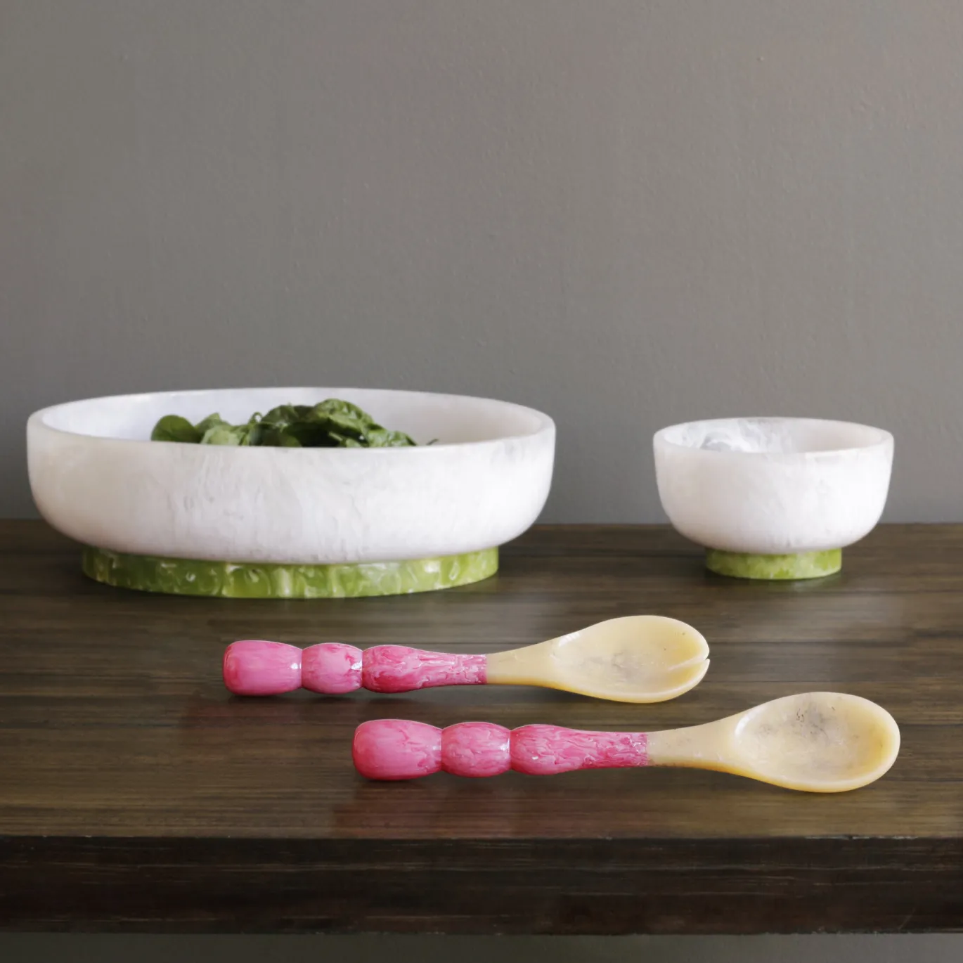 RESIN Rio Large Oval Bowl with Base (White and Green)