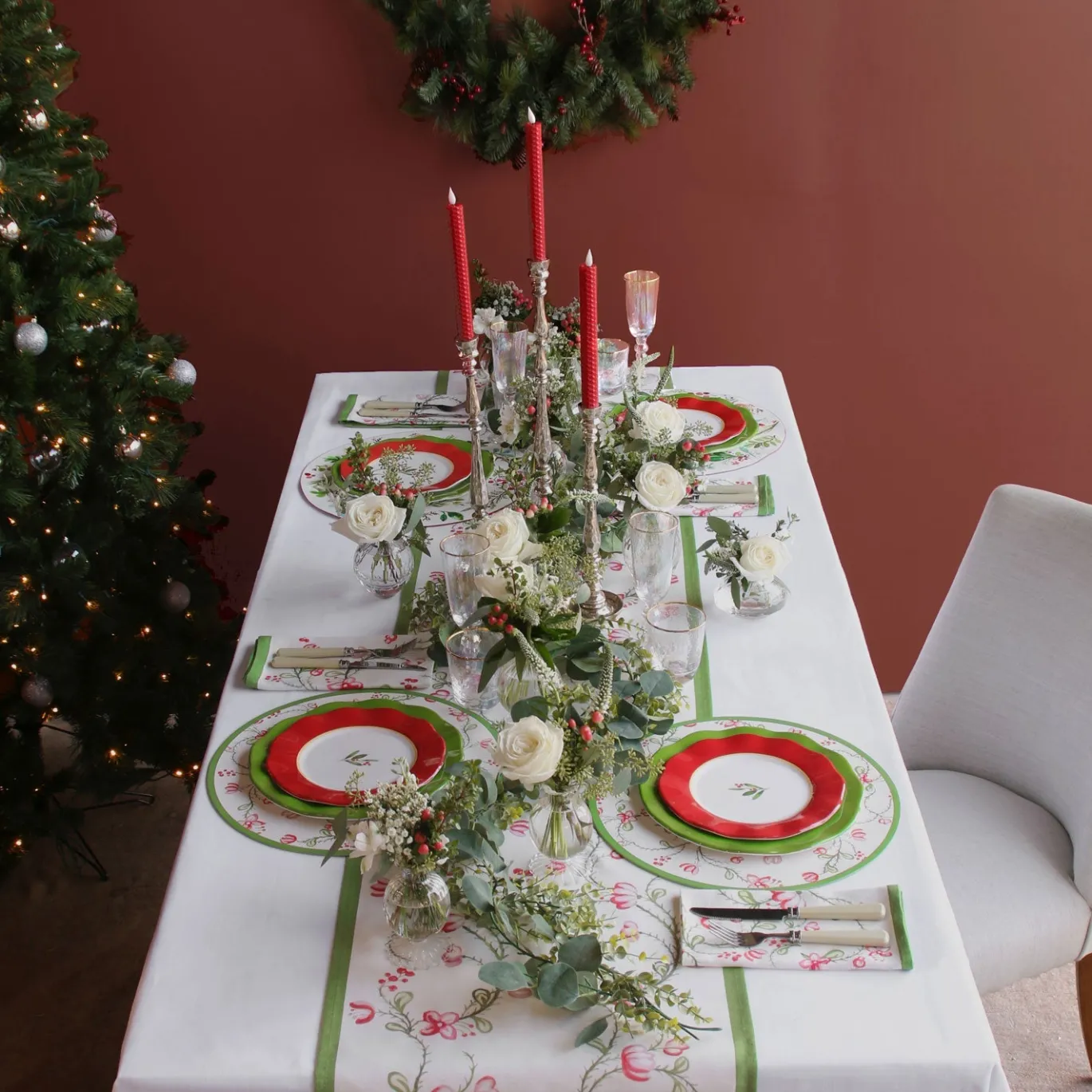 VIDA Norelle Reversible 15.5" Round Placemats Set of 4 (Green Gingham)