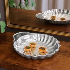 VINTAGE Medium Scallop Shell